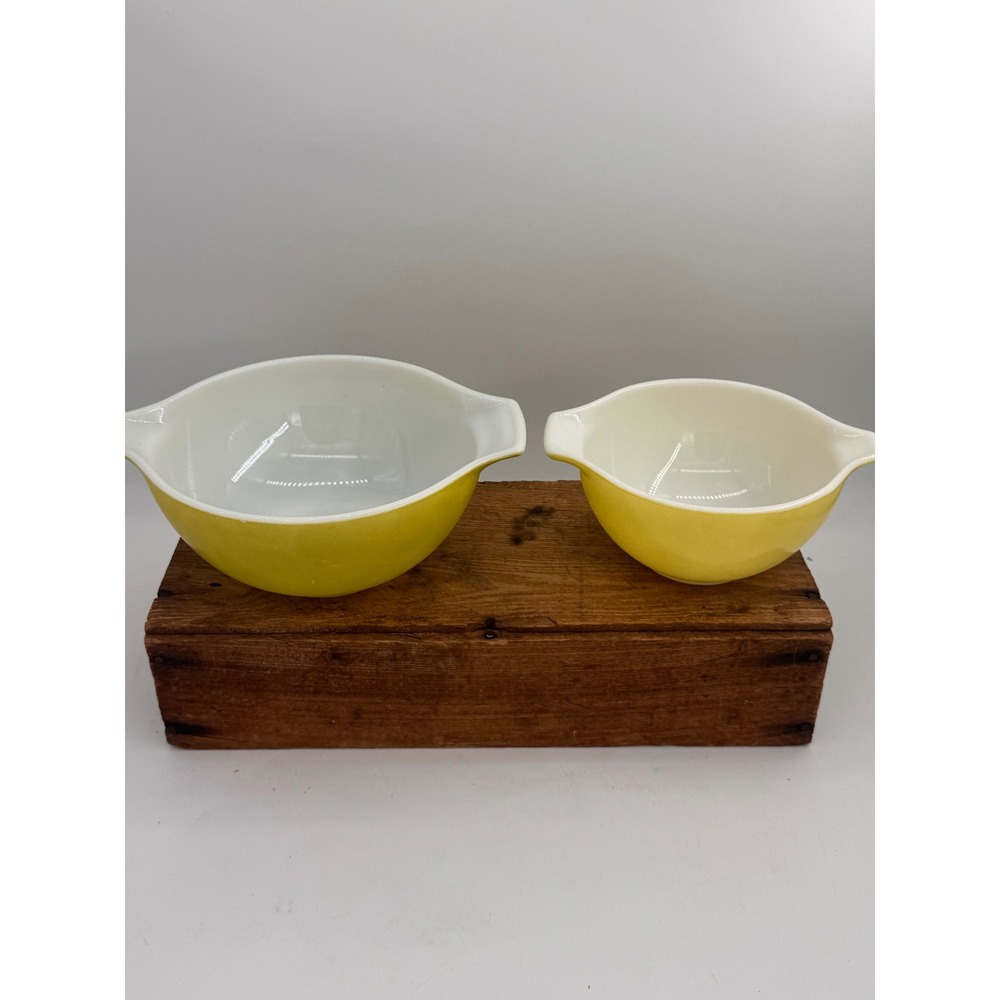 Vintage Pyrex Cinderella Primary‎ Colors Nesting Bowls Set 442 441 2 Piece Lot - Picture 2 of 16